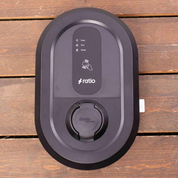 io6 Laadstation Socket 3 fase 16-32A