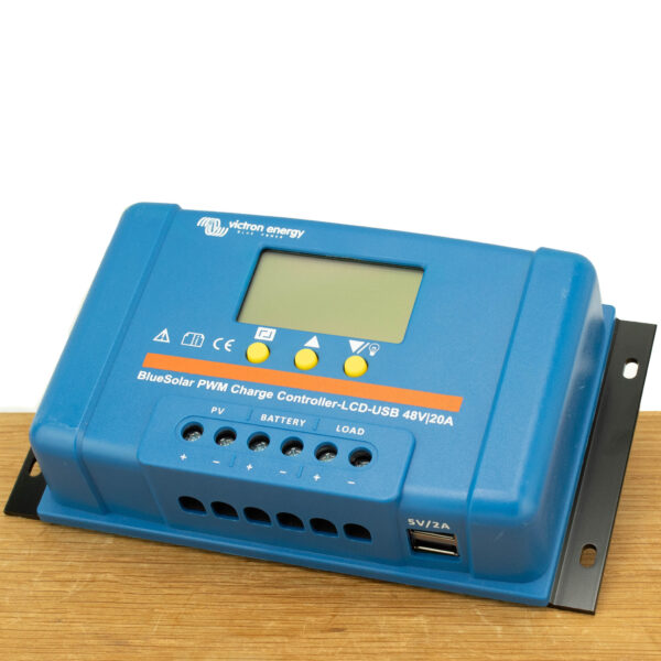 BlueSolar PWM 48V-20A LCD - USB