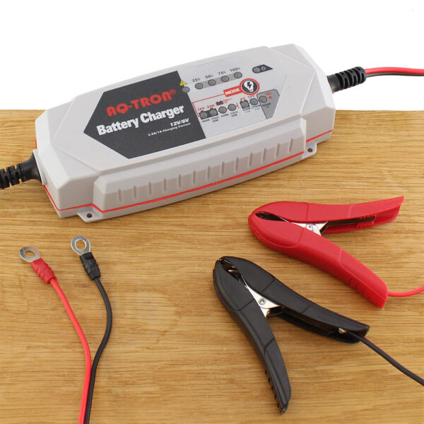 AQ3500 Acculader/ Druppellader 6V en 12V