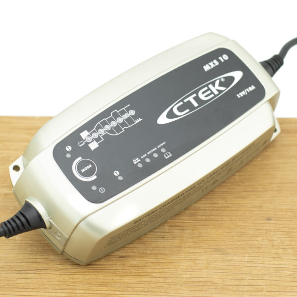 MXS 10 (12V / 10A)
