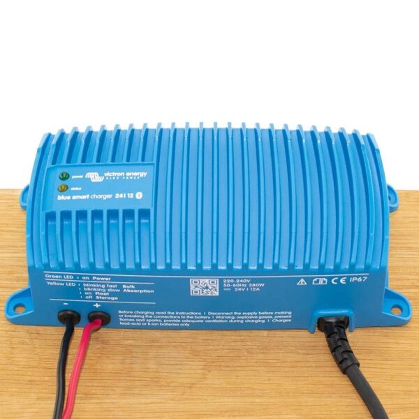 Blue Smart IP67 Acculader 24/12