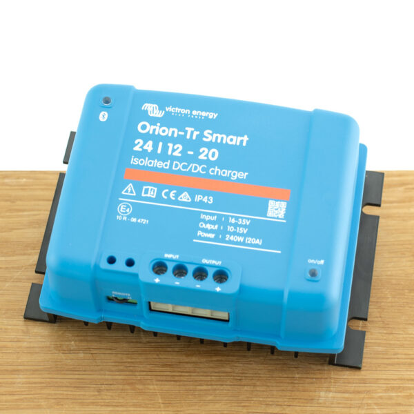 Orion-Tr Smart 24/12-20A (240W) Geïsoleerd