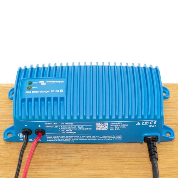 Blue Smart IP67 Acculader 12/13