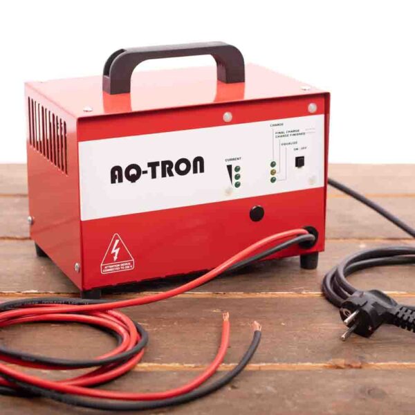 AQ12M15 Acculader 12V 15A Wa